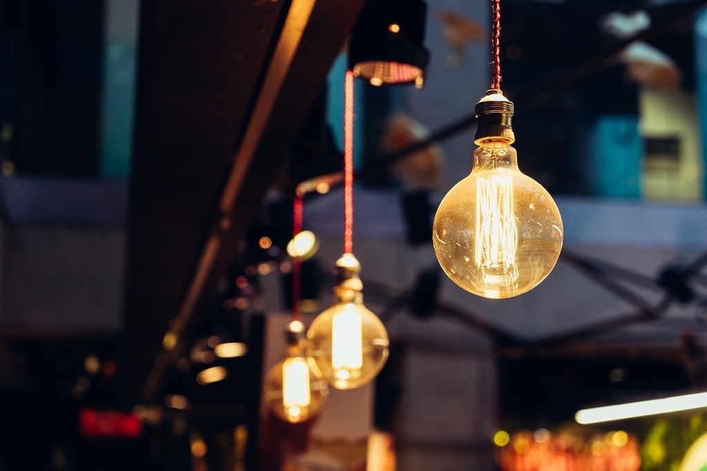 Comment jouer avec l'éclairage pour mettre en valeur votre décoration d'intérieur
